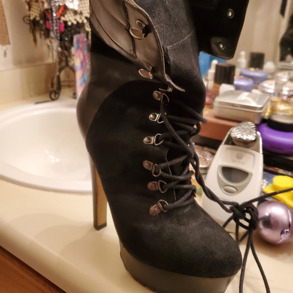 Bebe boots